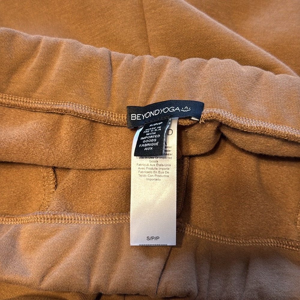 Beyond Yoga On The Go Pants - Picture 6 of 8